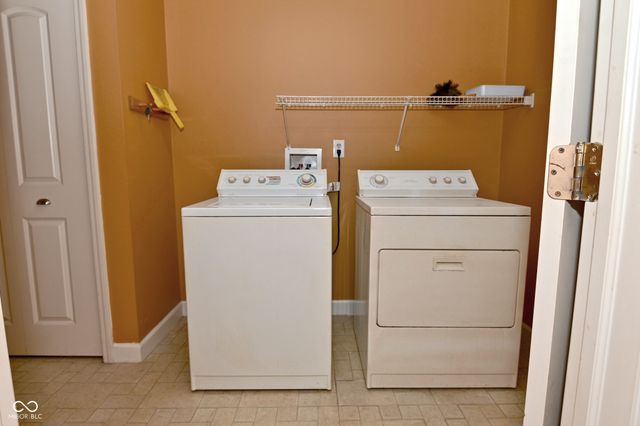 6033 Carriage Corner, Indianapolis, IN 46237