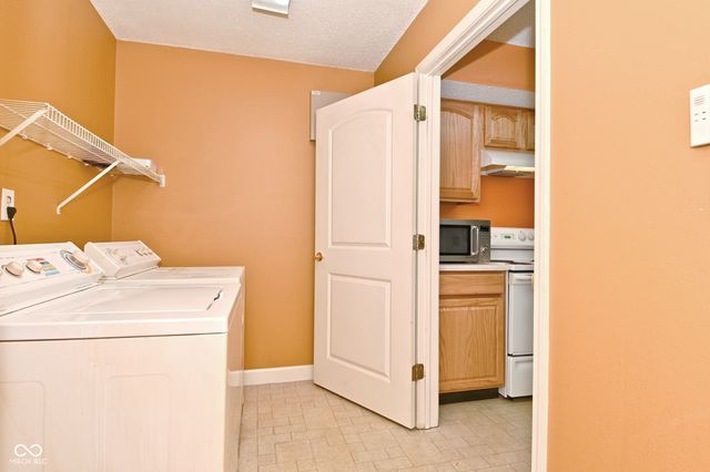 6033 Carriage Corner, Indianapolis, IN 46237