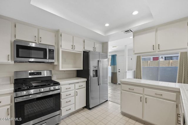 1760 E Avenida De Las Flores, Thousand Oaks, CA 91362