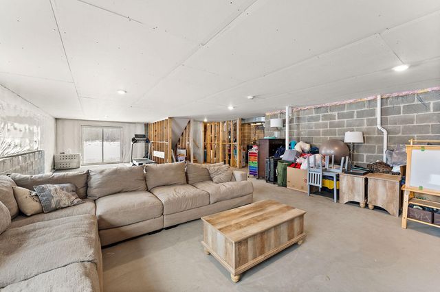 20044 Killdeer Street NW, Oak Grove, MN 55011