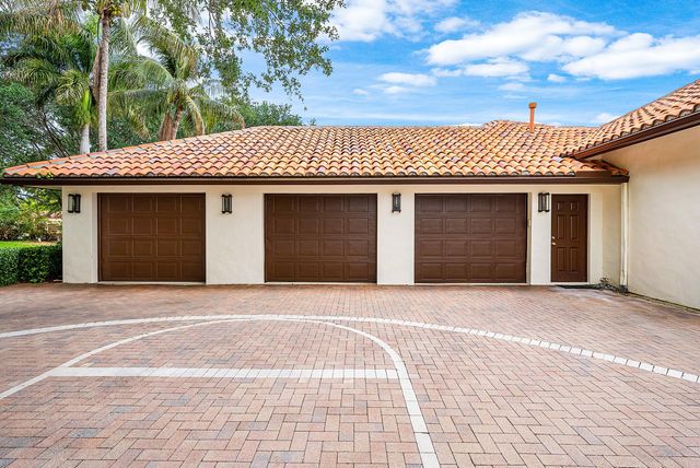 5575 Whirlaway Road, Palm Beach Gardens, FL 33418