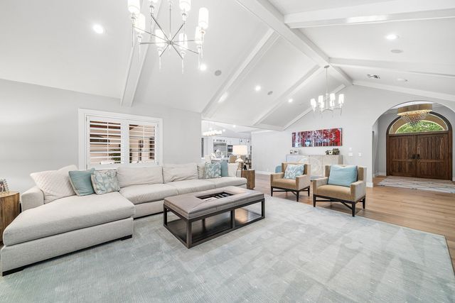 5575 Whirlaway Road, Palm Beach Gardens, FL 33418