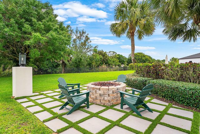 5575 Whirlaway Road, Palm Beach Gardens, FL 33418