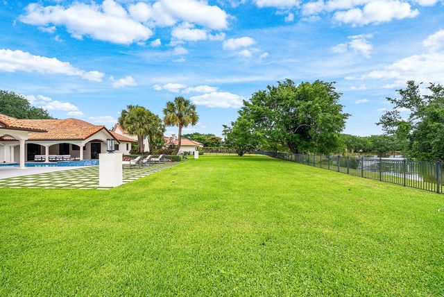 5575 Whirlaway Road, Palm Beach Gardens, FL 33418