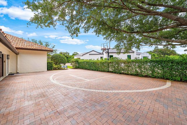 5575 Whirlaway Road, Palm Beach Gardens, FL 33418