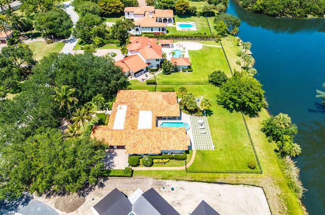 5575 Whirlaway Road, Palm Beach Gardens, FL 33418