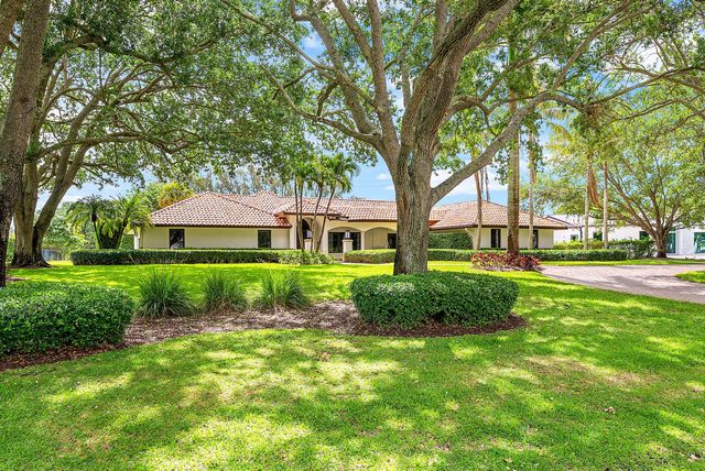 5575 Whirlaway Road, Palm Beach Gardens, FL 33418