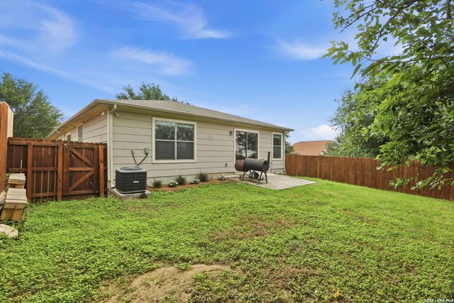 5776 MAXFLI DR, Schertz, TX 78108