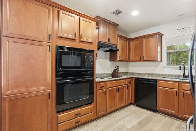 5776 MAXFLI DR, Schertz, TX 78108