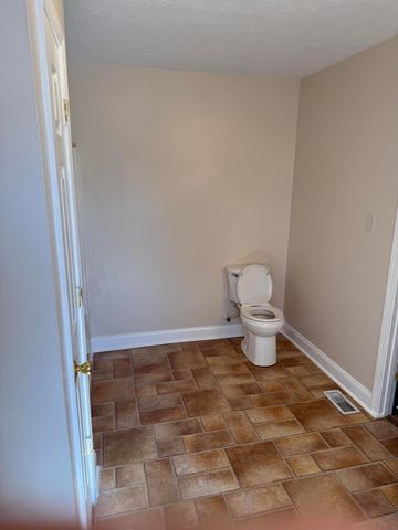 206 Rookwood Court, Richmond, KY 40475