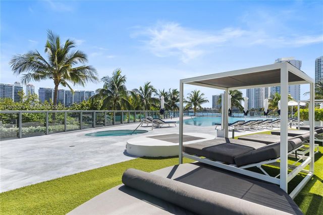 3250 NE 188th Street LPH02, Aventura, FL 33180