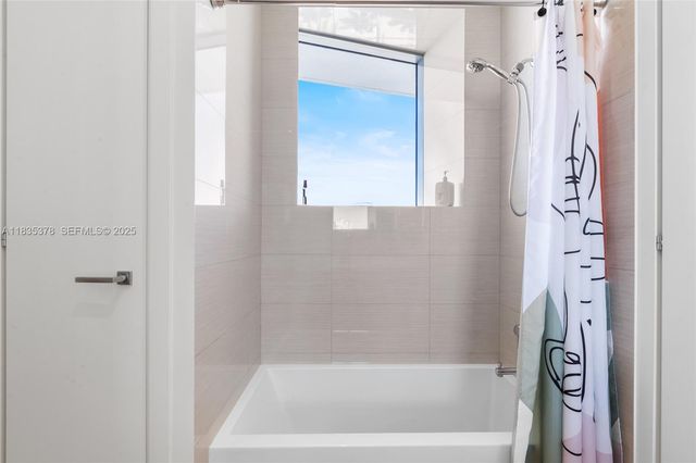 3250 NE 188th Street LPH02, Aventura, FL 33180