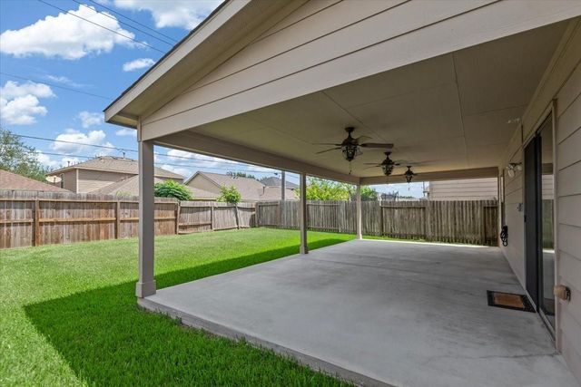 8723 Summerset Meadow Court, Houston, TX 77075