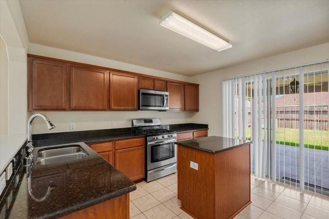 8723 Summerset Meadow Court, Houston, TX 77075