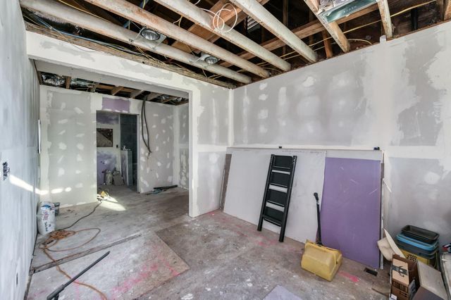 560 10th Avenue, Kingsburg, CA 93631