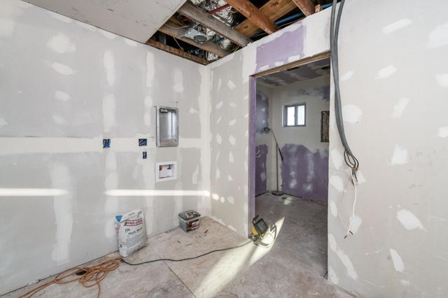 560 10th Avenue, Kingsburg, CA 93631