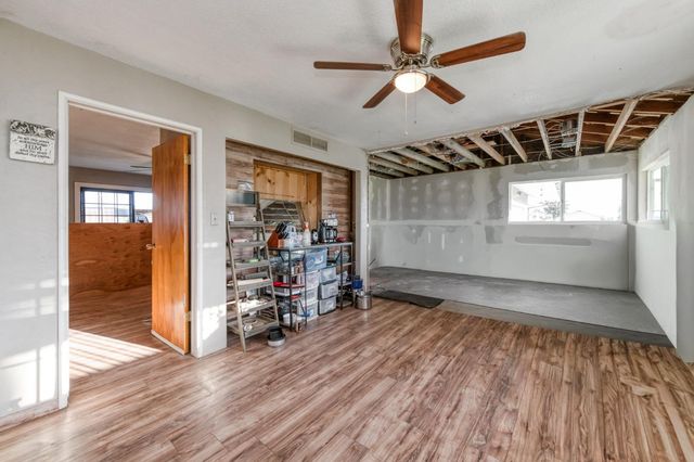 560 10th Avenue, Kingsburg, CA 93631