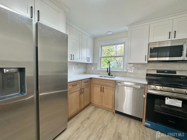 63 Murray Avenue, Piscataway, NJ 08854