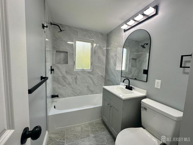 63 Murray Avenue, Piscataway, NJ 08854