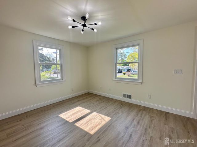 63 Murray Avenue, Piscataway, NJ 08854