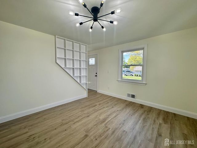 63 Murray Avenue, Piscataway, NJ 08854