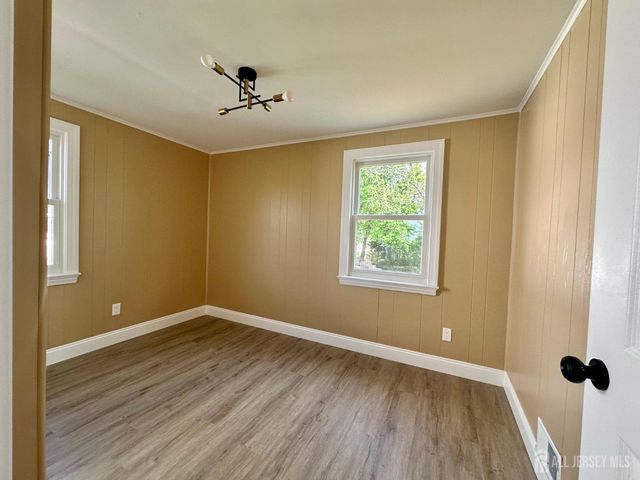 63 Murray Avenue, Piscataway, NJ 08854