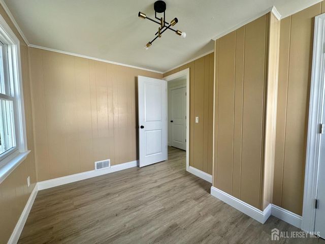 63 Murray Avenue, Piscataway, NJ 08854