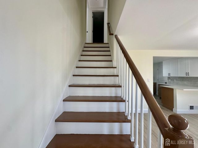 63 Murray Avenue, Piscataway, NJ 08854