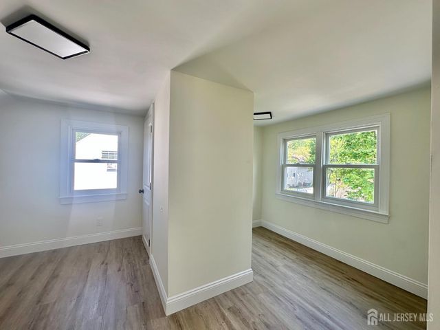 63 Murray Avenue, Piscataway, NJ 08854