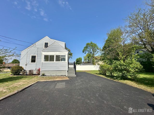 63 Murray Avenue, Piscataway, NJ 08854