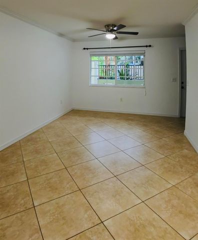 1000 Palm Trail 6, Delray Beach, FL 33483