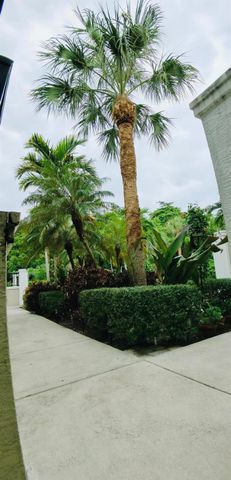 1000 Palm Trail 6, Delray Beach, FL 33483