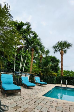 1000 Palm Trail 6, Delray Beach, FL 33483