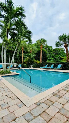 1000 Palm Trail 6, Delray Beach, FL 33483