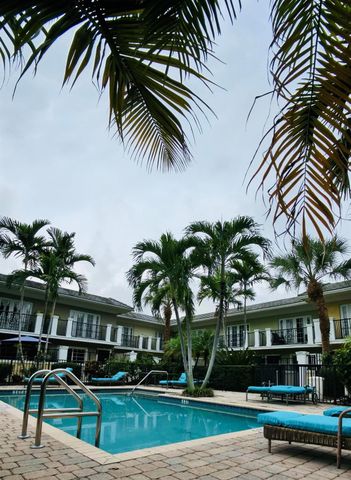 1000 Palm Trail 6, Delray Beach, FL 33483