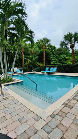1000 Palm Trail 6, Delray Beach, FL 33483