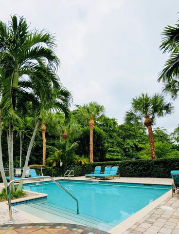 1000 Palm Trail 6, Delray Beach, FL 33483