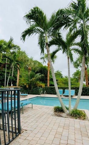 1000 Palm Trail 6, Delray Beach, FL 33483