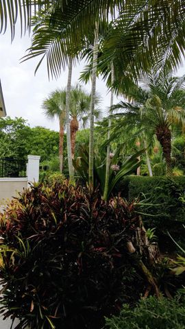 1000 Palm Trail 6, Delray Beach, FL 33483