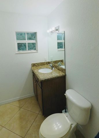 1000 Palm Trail 6, Delray Beach, FL 33483