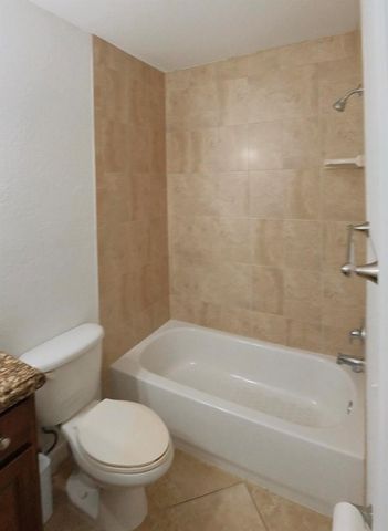 1000 Palm Trail 6, Delray Beach, FL 33483