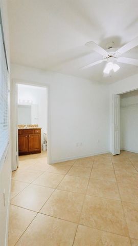 1000 Palm Trail 6, Delray Beach, FL 33483