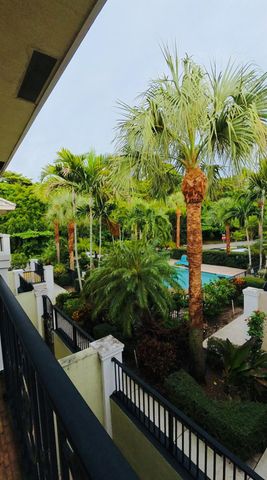 1000 Palm Trail 6, Delray Beach, FL 33483