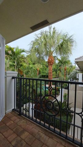 1000 Palm Trail 6, Delray Beach, FL 33483