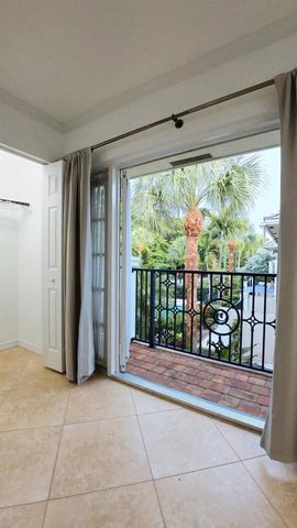 1000 Palm Trail 6, Delray Beach, FL 33483