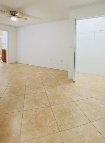 1000 Palm Trail 6, Delray Beach, FL 33483