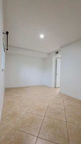 1000 Palm Trail 6, Delray Beach, FL 33483