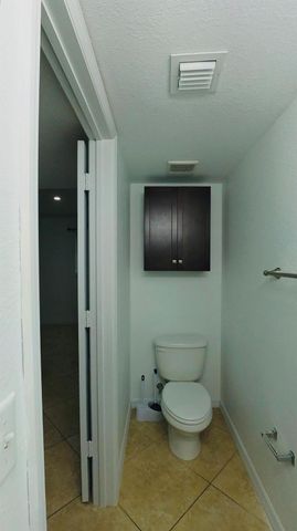 1000 Palm Trail 6, Delray Beach, FL 33483