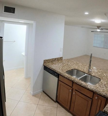 1000 Palm Trail 6, Delray Beach, FL 33483