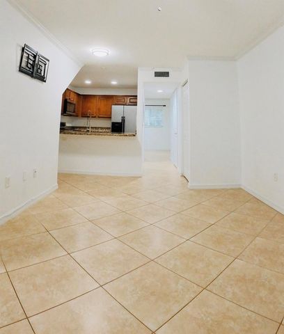 1000 Palm Trail 6, Delray Beach, FL 33483